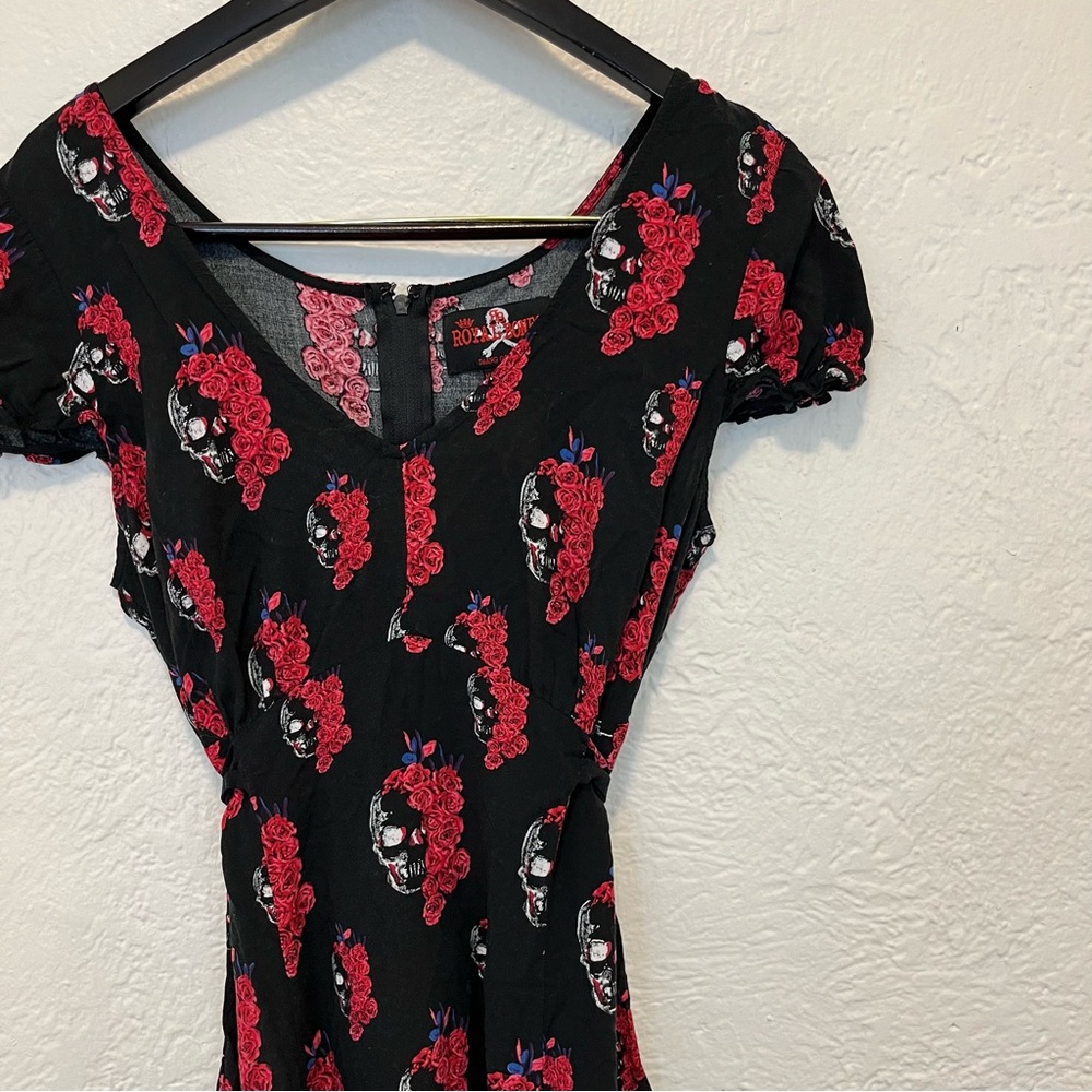 Royal Bones Tripp Black Mini Dress Skulls Red Rose Floral Hot Topic XL Large - Picture 4 of 8